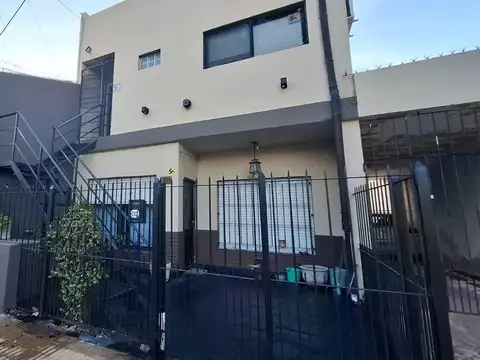 Depto Tipo Casa 3 ambientes con 2 baños