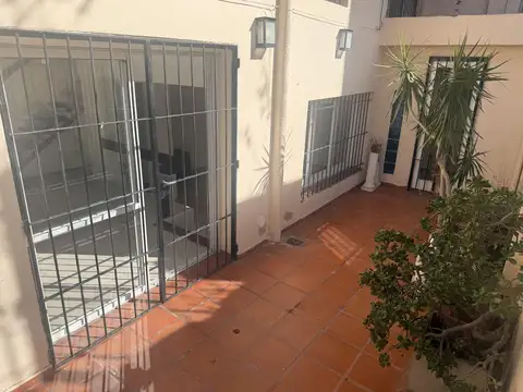 Depto Tipo Casa 4 ambientes con 2 baños