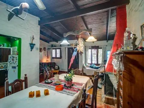 Casa en Venta con 2 cocheras