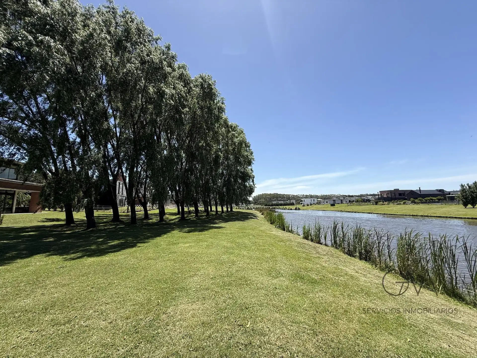 Lote en venta 884m² en Rumencó Joven con vista a la laguna