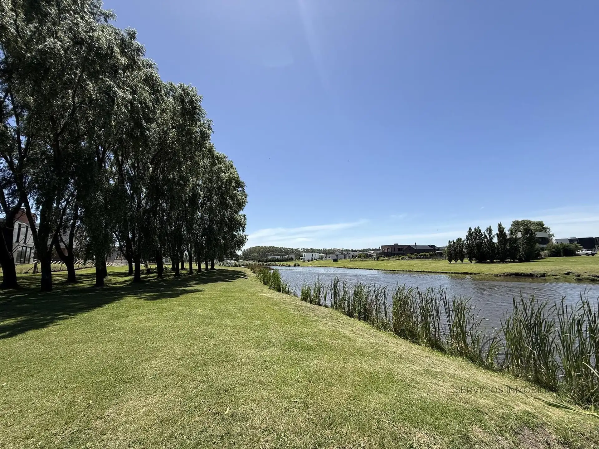 Lote en venta 884m² en Rumencó Joven con vista a la laguna