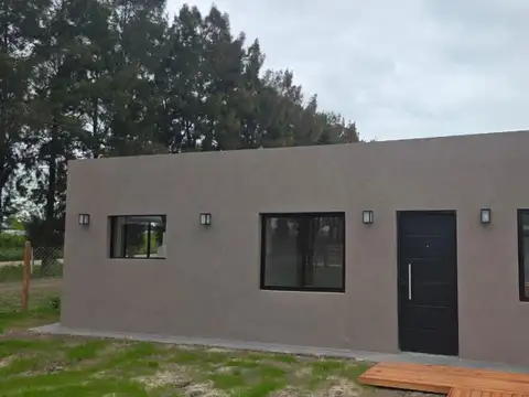 Casa 2 ambientes con 1 baño
