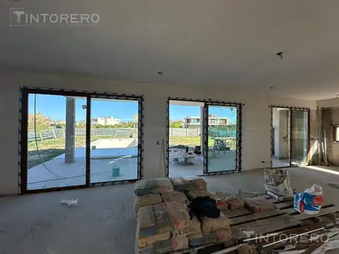 Casa en Venta en Countries y Barrios Cerrados en Ezeiza, USD 600.000