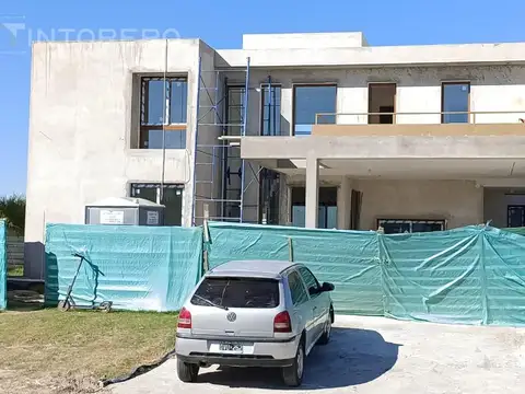 Los Robles  al 5900