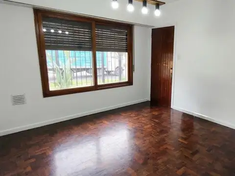 Casa en Alquiler en Quilmes Oeste, $ 900.000