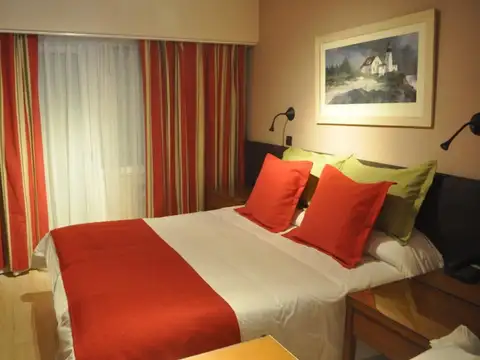 HOTEL 4 ESTRELLAS