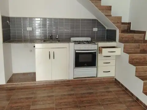 Depto Tipo Casa 3 ambientes con 1 baño
