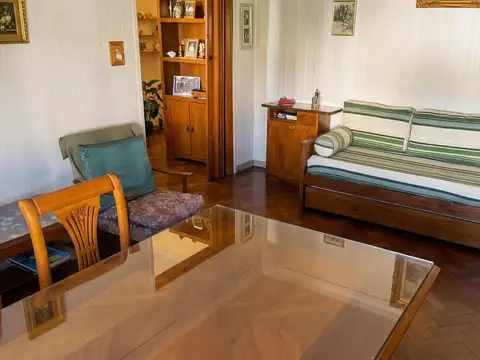 Departamento dos ambientes al frente