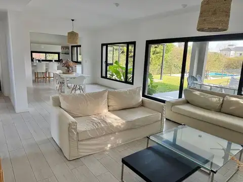 Casa en Venta en Los Sauces, USD 380.000