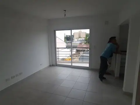 Departamento en Alquiler en El Palomar, $ 600.000