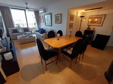 Departamento de 4 ambientes con Cochera y 2 balcones