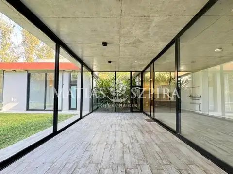 Casa 6 ambientes con 3 baños