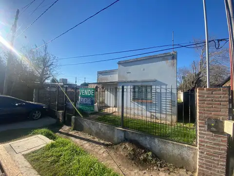 casa a refaccionar en venta en jauregui