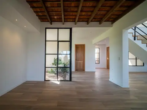 Casa 6 ambientes con 3 baños