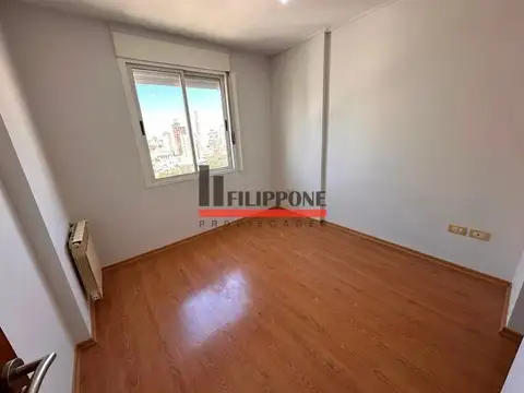 Semipiso de 3 dormitorios + cochera en venta - 11 de Abril 80