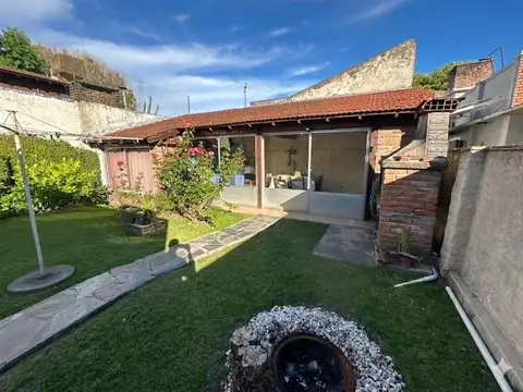 Casa en Venta con 2 cocheras