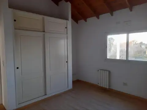 Casa 2 ambientes con 1 baño