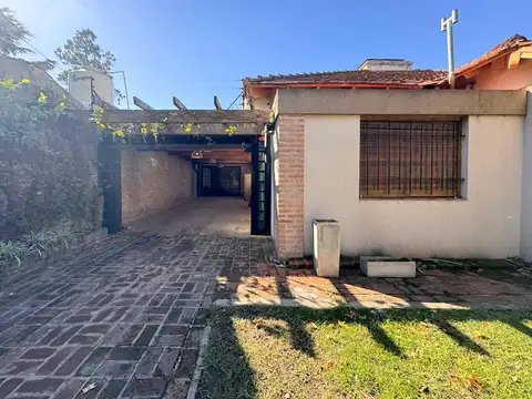 Casa en Venta con 4 cocheras