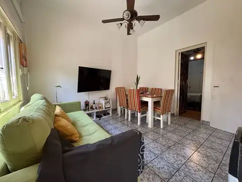 Depto Tipo Casa en Venta en Flores, USD 82.000