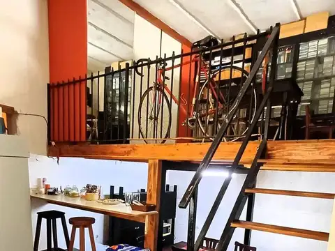 Casa en Venta con 3 cocheras