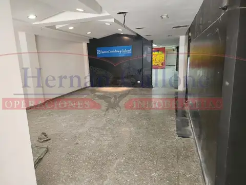EXCELENTE LOCAL DE 220 M² EN EL CENTRO DE RAMOS MEJÍA