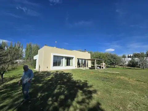 Casa en Venta en Colonia las Rosas, USD 159.000