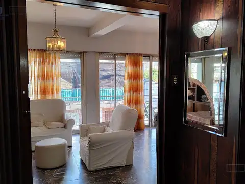 VENTA CASA 8 AMBIENTES BALCON TERRAZA QUINCHO Y PARRILLA CABALLITO