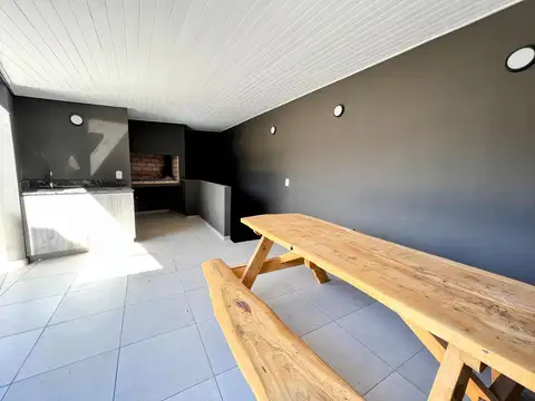 Departamento en Alquiler en Luis Agote, $ 420.000