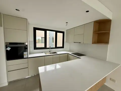Departamento en Venta en Acassuso, USD 560.000