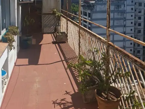 Muñecas 616 , Piso 12