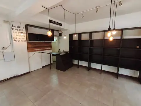 Local en Alquiler en Mendoza, $ 700.000