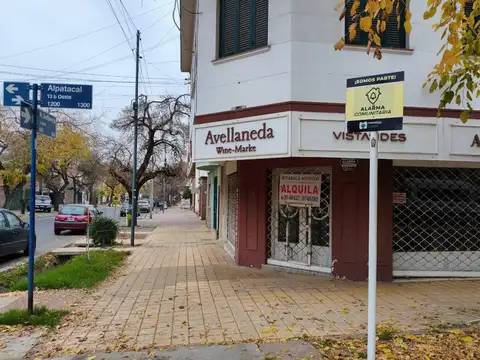 LOCAL COMERCIAL EN ESQUINA - 5TA SECCION