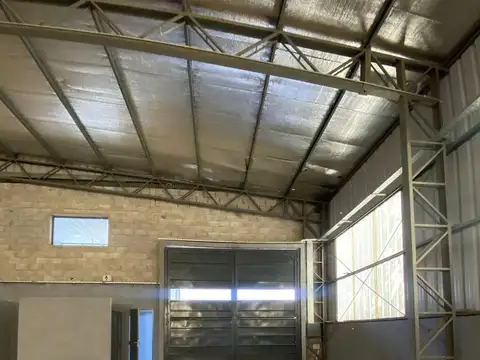 Alquiler de depósito en Polo industrial Ezeiza de 1.300m2