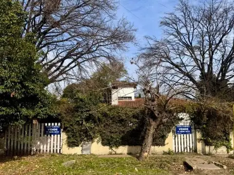 Casa a refaccionar con pileta en Moreno, lista para escriturar.