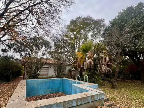 Casa 4 ambientes con 2 baños