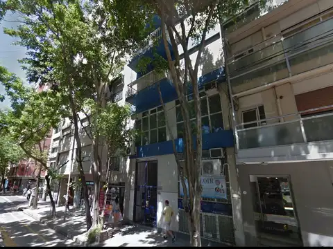 Barrio Norte / Facultades – Venta de semipiso de 3 ambientes al frente con balcón. Apto crédito banc