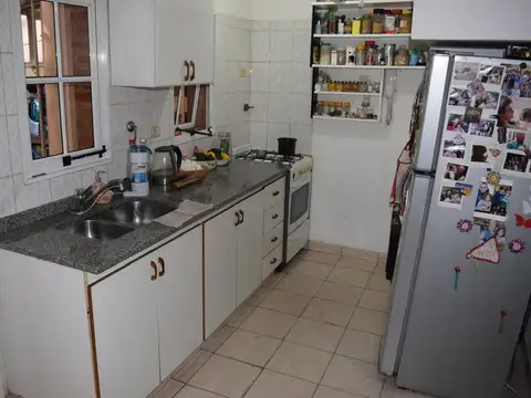 Casa 3 ambientes con 1 baño
