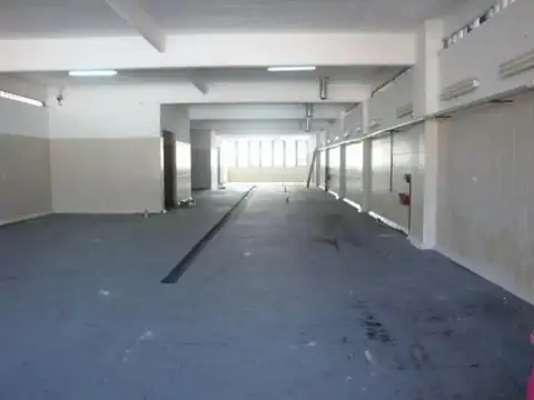 Galpon en Venta 10  mts Frente