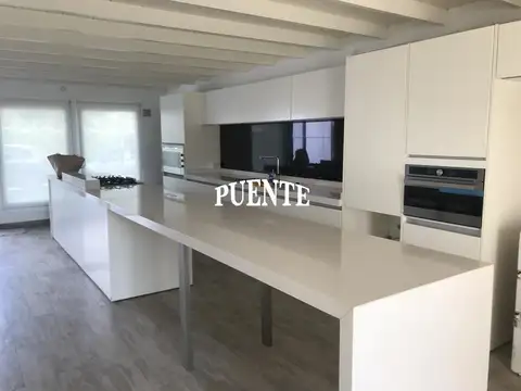 Casa en Venta en Countries y Barrios Cerrados en Ezeiza, USD 320.000