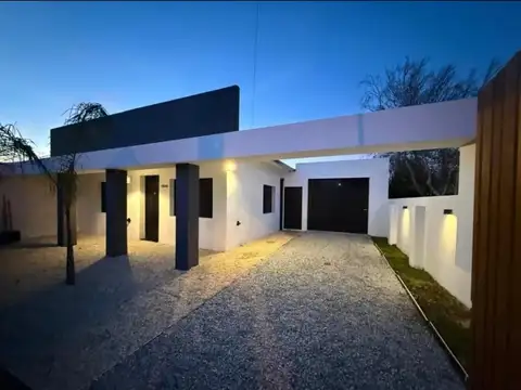 Casa en Venta en Los Pinares, USD 132.000