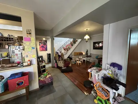 Depto Tipo Casa en Alquiler de 5 ambientes