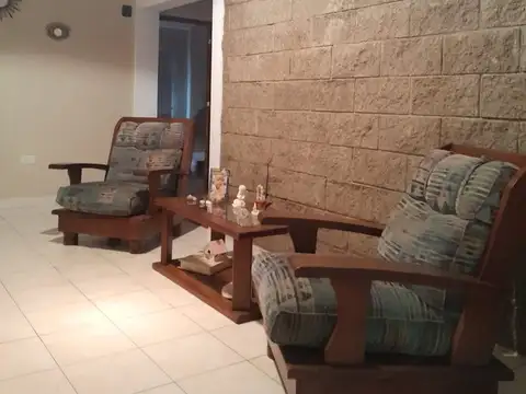 VENDE CASA 2 PLANTAS - SAN LUIS