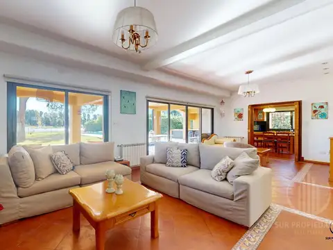 Casa en Venta con 6 cocheras