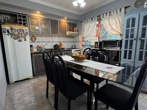 Depto Tipo Casa en Venta con 1 cocheras