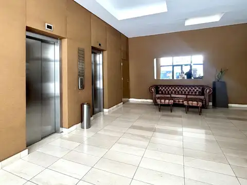 Oficina en Venta con 2 cocheras