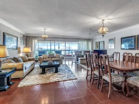 Departamento en Alquiler en Playa Brava, USD 2.500