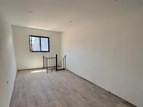 Depto Tipo Casa 2 ambientes con 1 baño