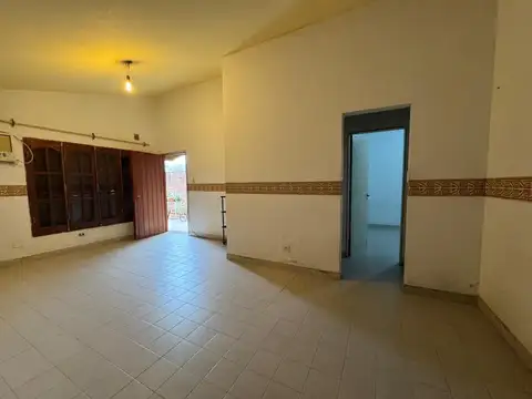 Casa 3 ambientes con 1 baño