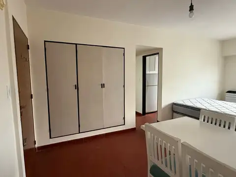Alquiler 24 meses Monoambiente. Independencia 1500