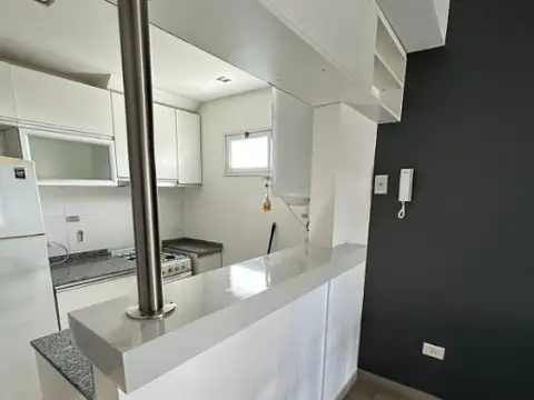 Departamento tipo duplex de dos ambientes en el centro de Quilmes.